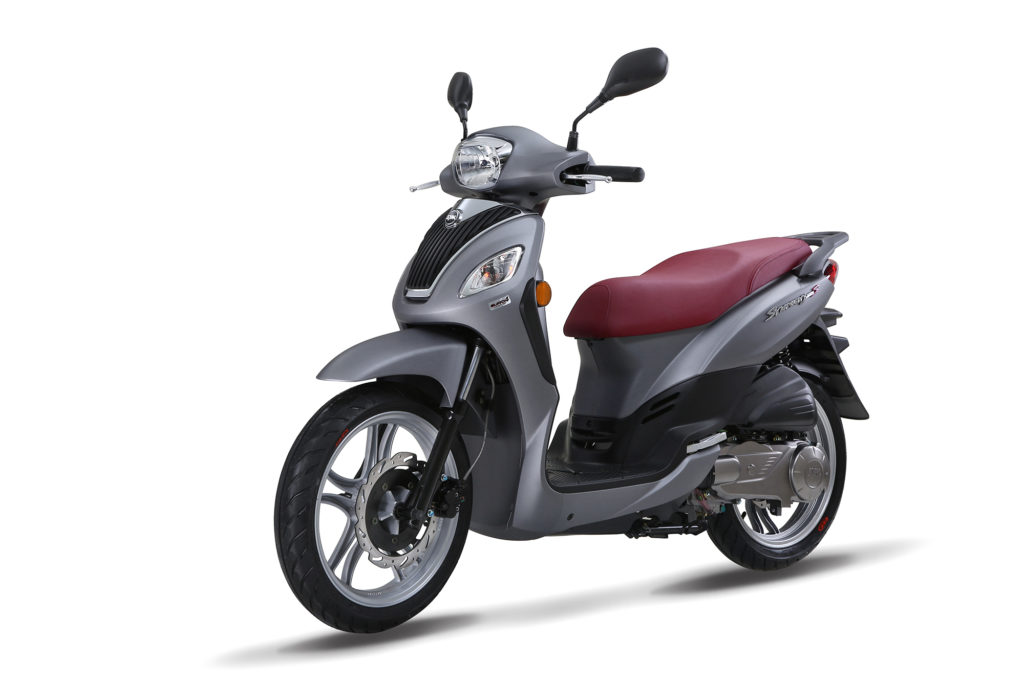 Мопед расход топлива. Symphony SR 125. Скутер SYM 50. SYM Symphony SR 50.