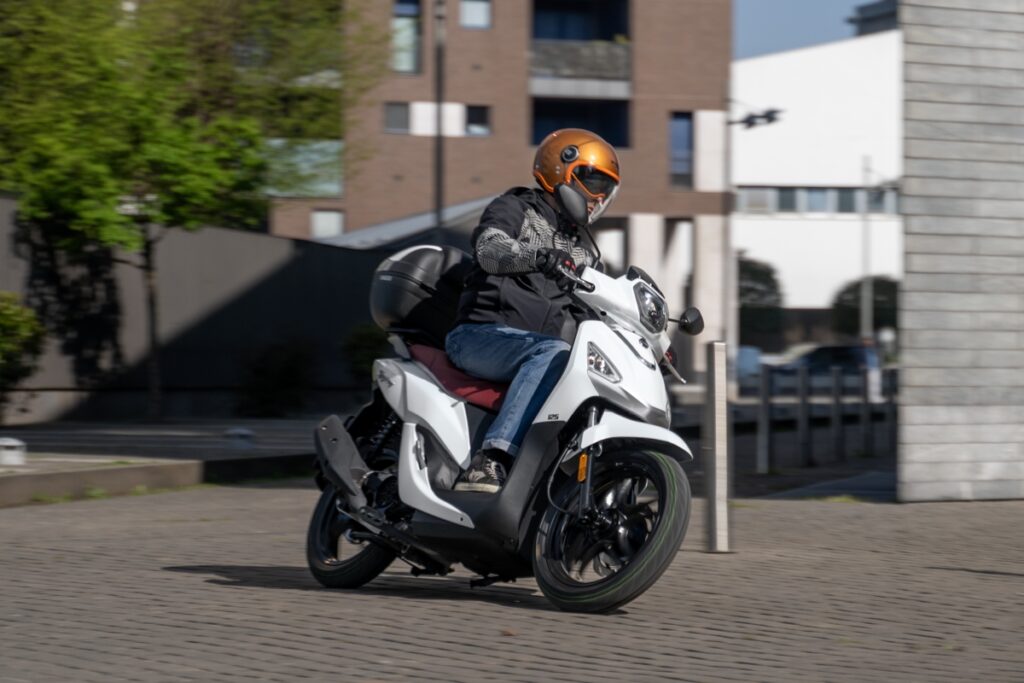 Scooter per persone alte: idee e suggerimenti Scooter per persone alte: idee e suggerimenti