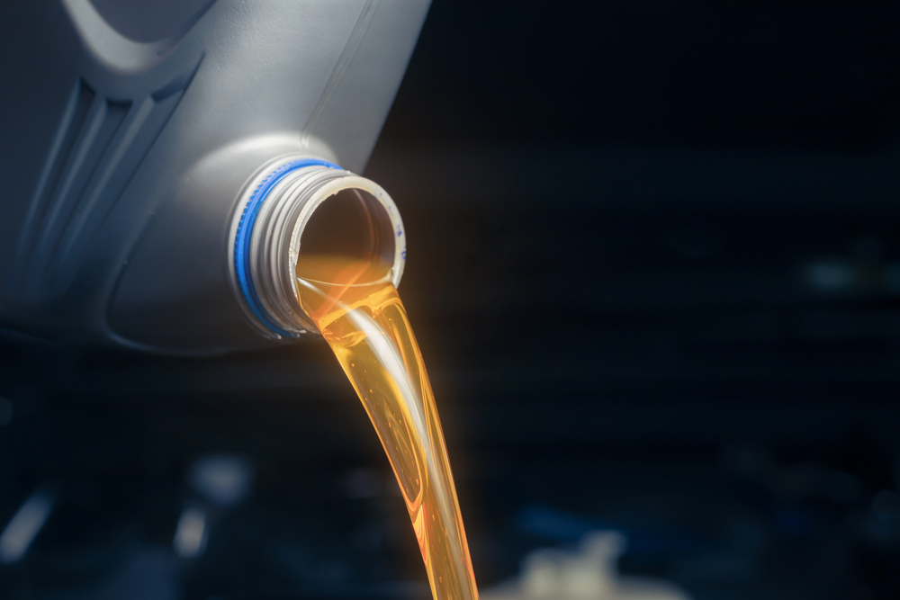 Cambio olio motore: quando farlo e perché scegliere SYM